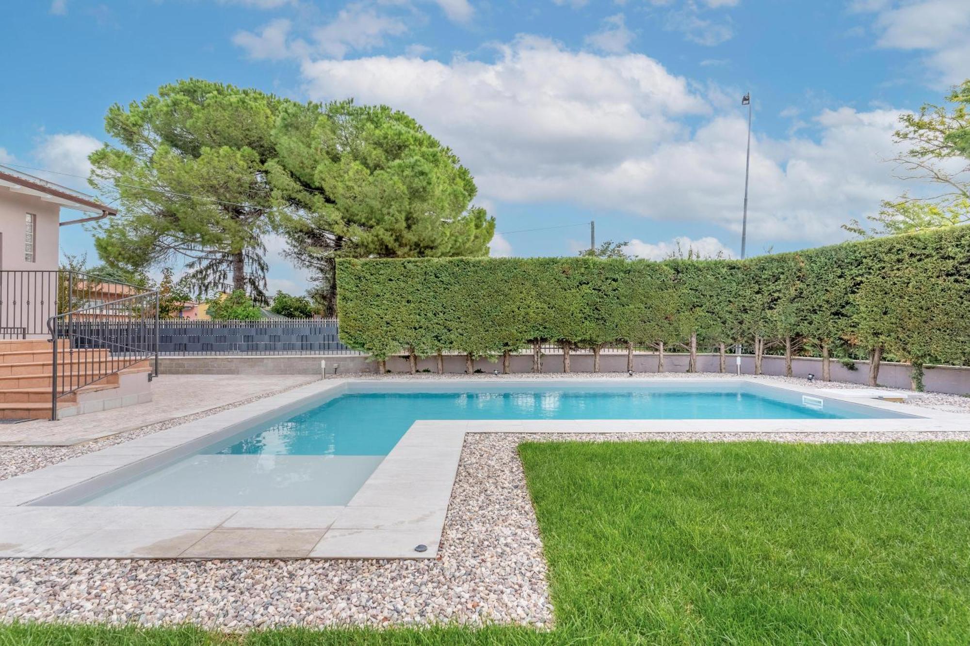 -Free Pool And Parking- Garda House Apartments Castelnuovo del Garda Luaran gambar