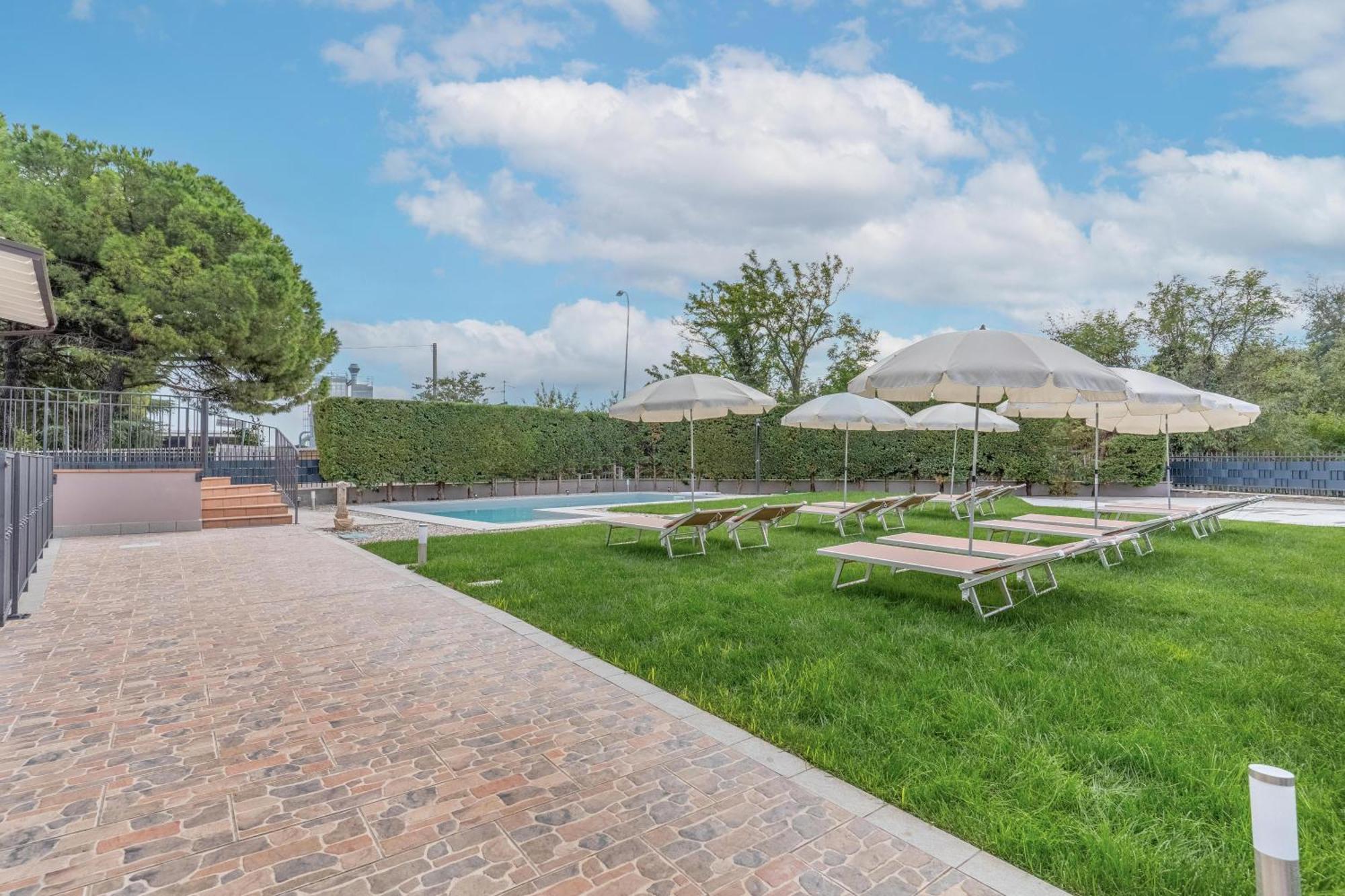 -Free Pool And Parking- Garda House Apartments Castelnuovo del Garda Luaran gambar