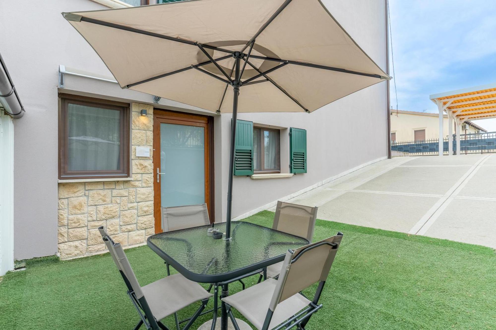 -Free Pool And Parking- Garda House Apartments Castelnuovo del Garda Luaran gambar