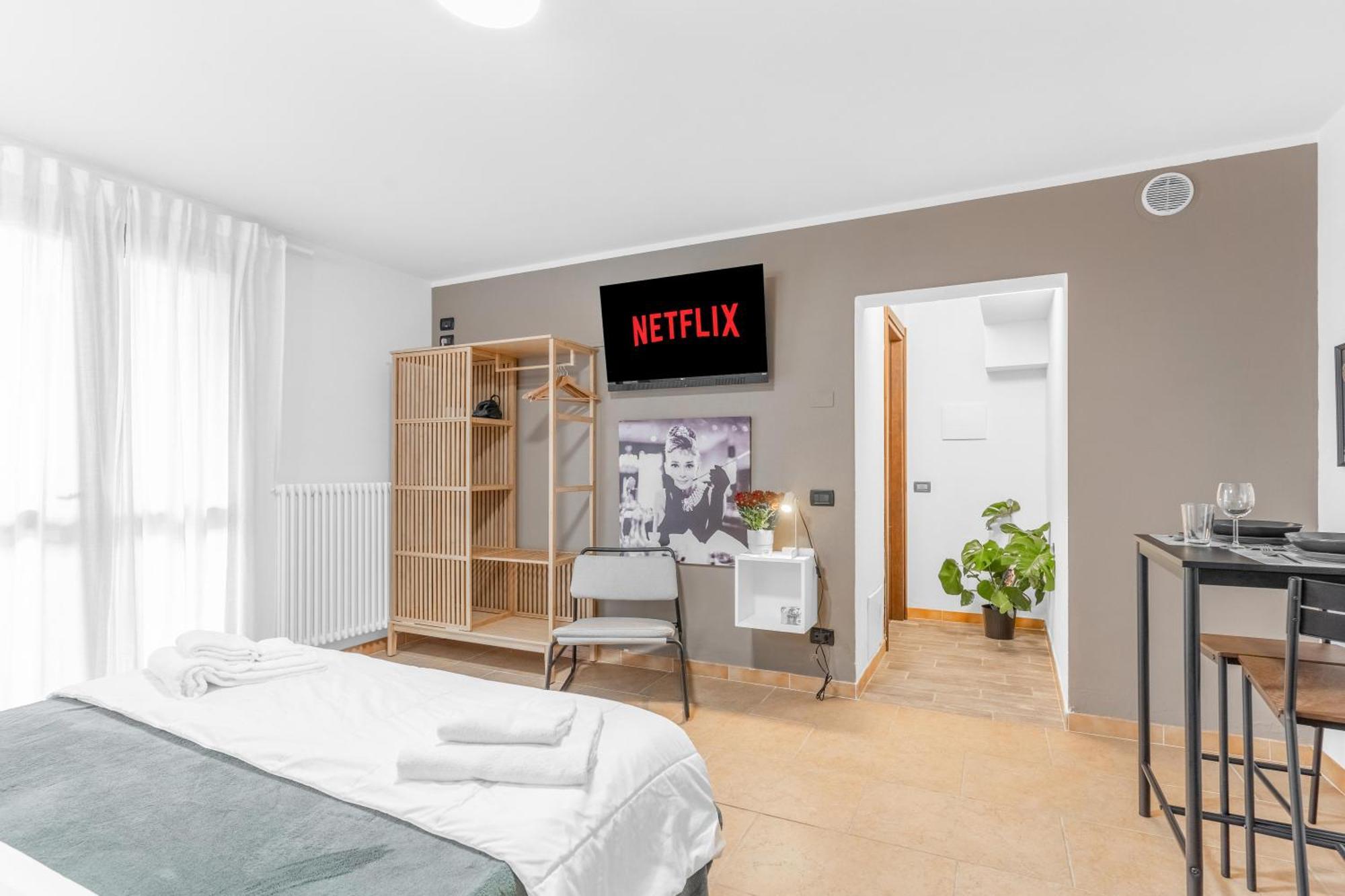 -Free Pool And Parking- Garda House Apartments Castelnuovo del Garda Luaran gambar