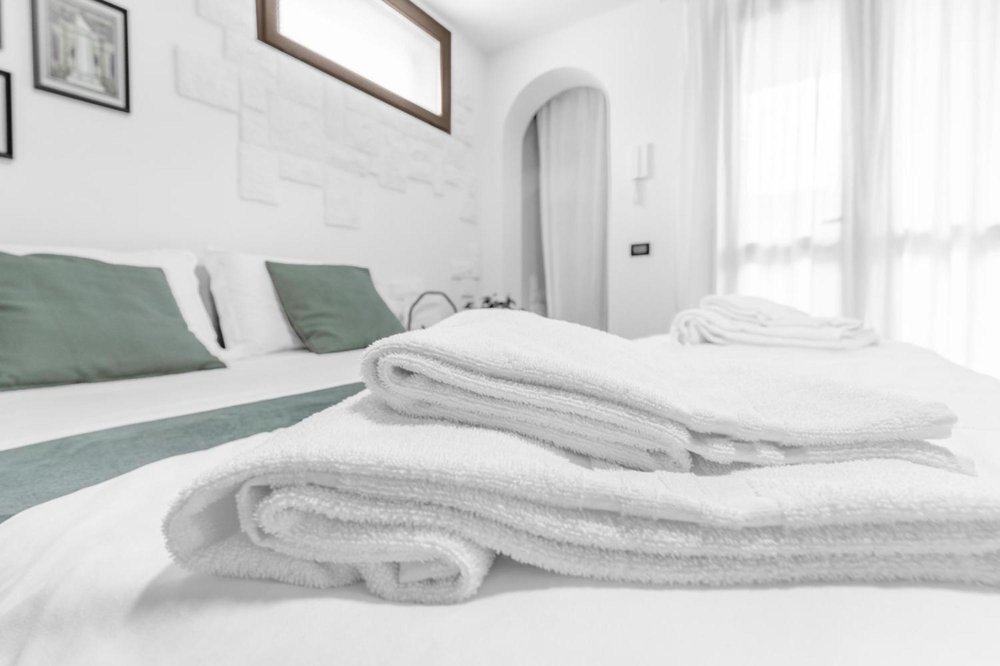 -Free Pool And Parking- Garda House Apartments Castelnuovo del Garda Luaran gambar